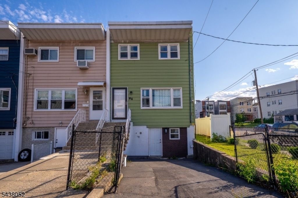 94 E 28th St, Bayonne City, NJ 07002