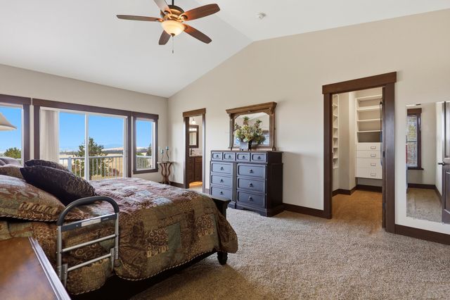 6105 S Harvest Ln, Greenacres, WA 99016