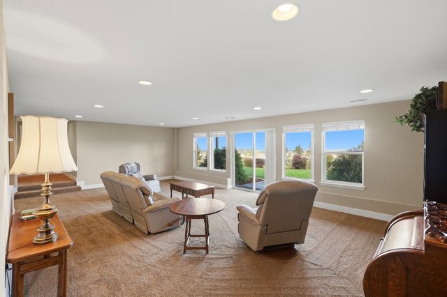 6105 S Harvest Ln, Greenacres, WA 99016
