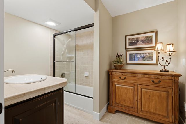 6105 S Harvest Ln, Greenacres, WA 99016