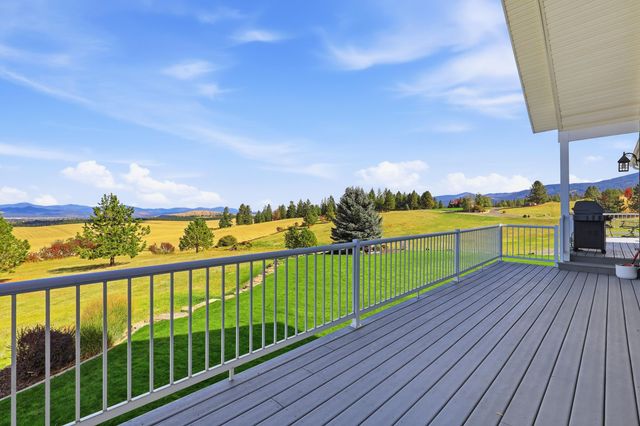 6105 S Harvest Ln, Greenacres, WA 99016