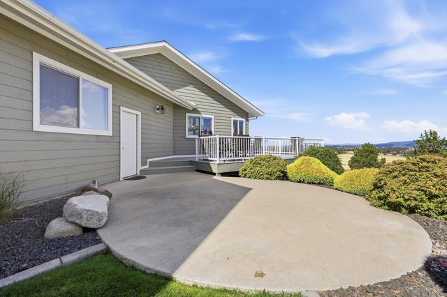 6105 S Harvest Ln, Greenacres, WA 99016