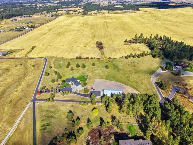 6105 S Harvest Ln, Greenacres, WA 99016