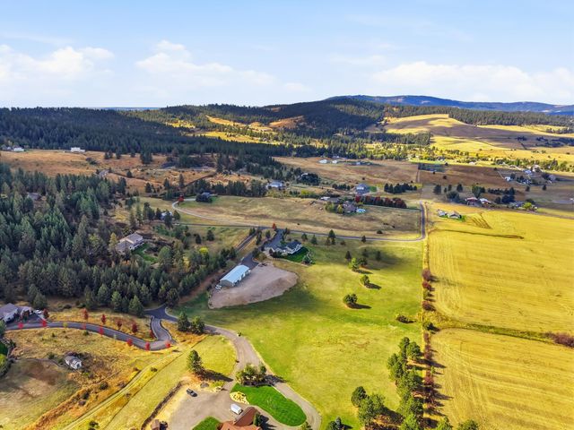 6105 S Harvest Ln, Greenacres, WA 99016