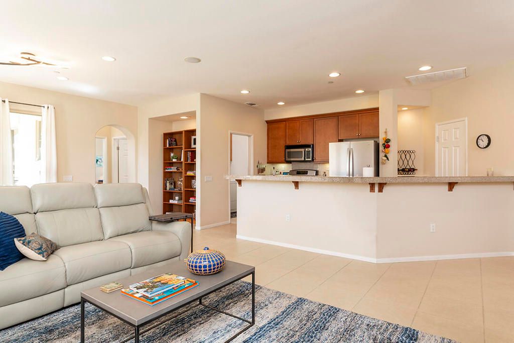 Image 10 of property listing at 1370 Yermo Drive S, Palm Springs, CA 92262