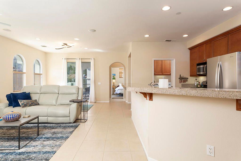 Image 11 of property listing at 1370 Yermo Drive S, Palm Springs, CA 92262