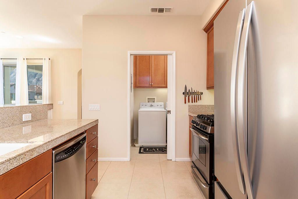 Image 14 of property listing at 1370 Yermo Drive S, Palm Springs, CA 92262