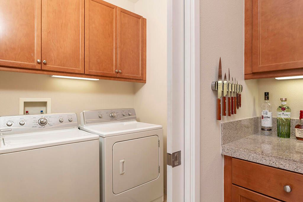 Image 15 of property listing at 1370 Yermo Drive S, Palm Springs, CA 92262