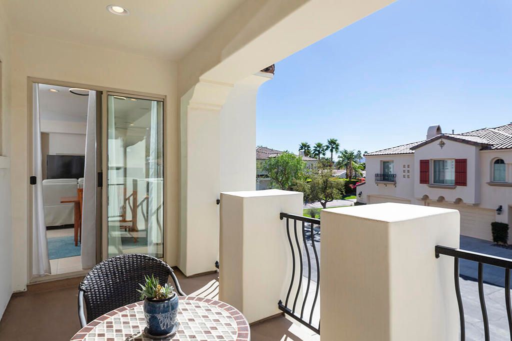 Image 19 of property listing at 1370 Yermo Drive S, Palm Springs, CA 92262