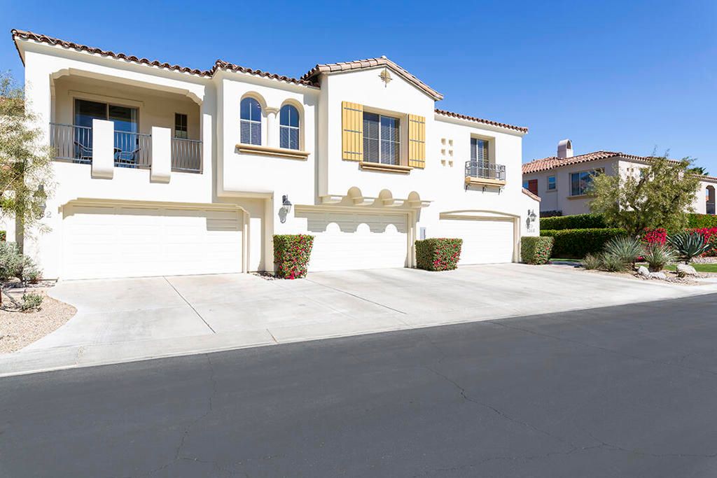 Image 2 of property listing at 1370 Yermo Drive S, Palm Springs, CA 92262