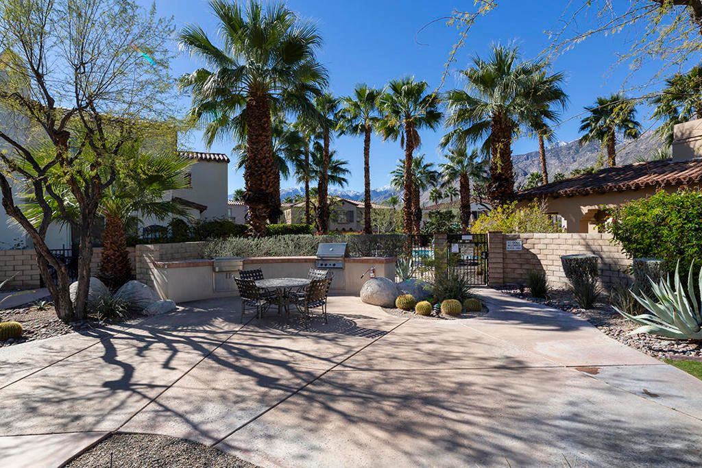 Image 38 of property listing at 1370 Yermo Drive S, Palm Springs, CA 92262