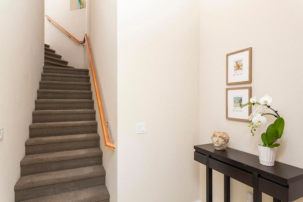 Image 6 of property listing at 1370 Yermo Drive S, Palm Springs, CA 92262