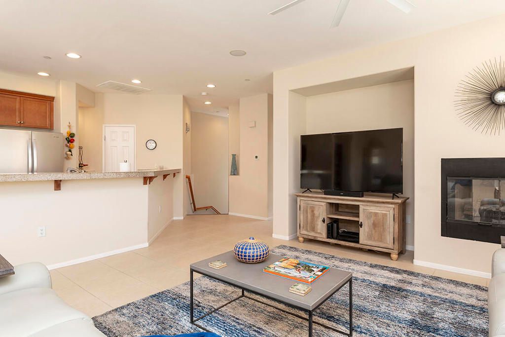 Image 7 of property listing at 1370 Yermo Drive S, Palm Springs, CA 92262