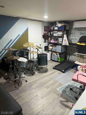 15 Harrison Place, Clifton, NJ 07011