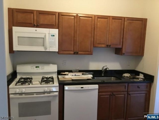 15 Harrison Place, Clifton, NJ 07011