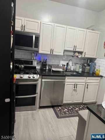 15 Harrison Place, Clifton, NJ 07011