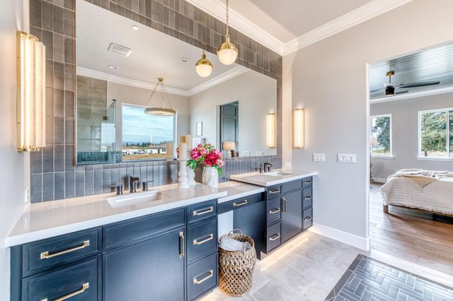 11417 N Portofino Drive, Fresno, CA 93730