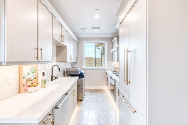 11417 N Portofino Drive, Fresno, CA 93730