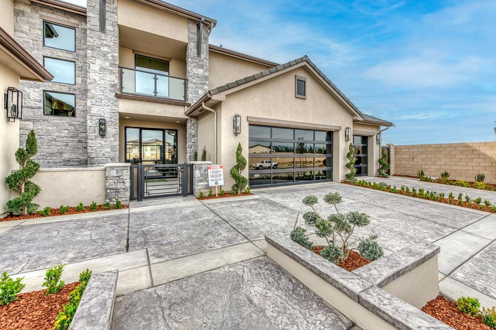 11417 N Portofino Drive, Fresno, CA 93730