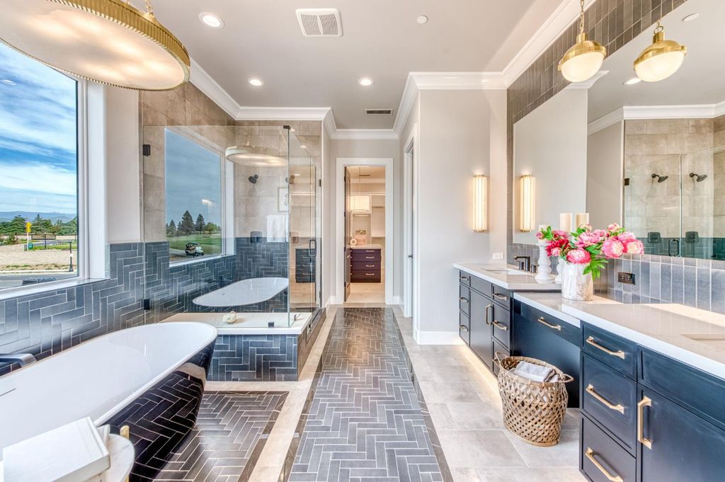 Image 13 of property listing at 11417 N Portofino Drive, Fresno, CA 93730