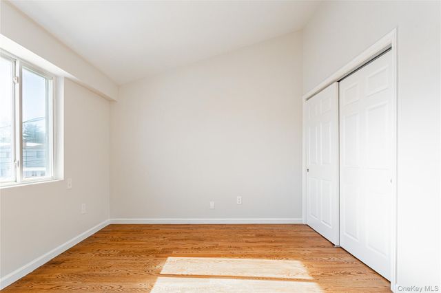 21 Spirit Lane, Staten Island, NY 10303