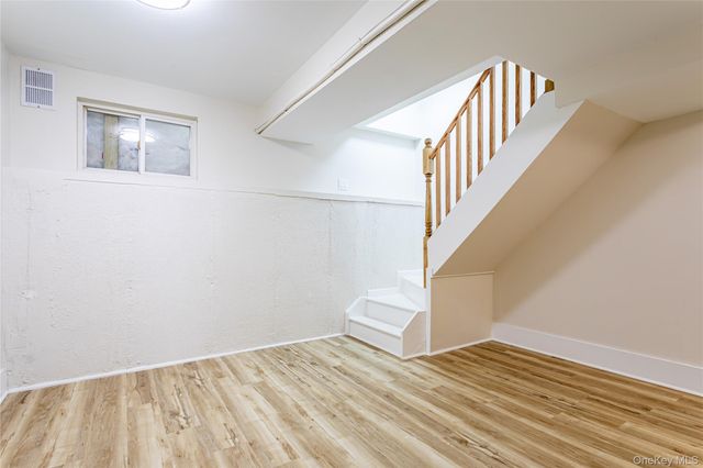 21 Spirit Lane, Staten Island, NY 10303