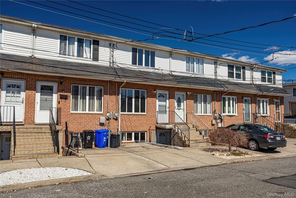 21 Spirit Lane, Staten Island, NY 10303