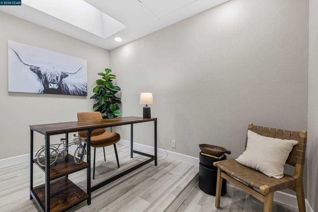 390 Guttenberg St, Daly City, CA 94014