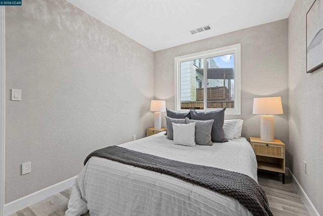 390 Guttenberg St, Daly City, CA 94014