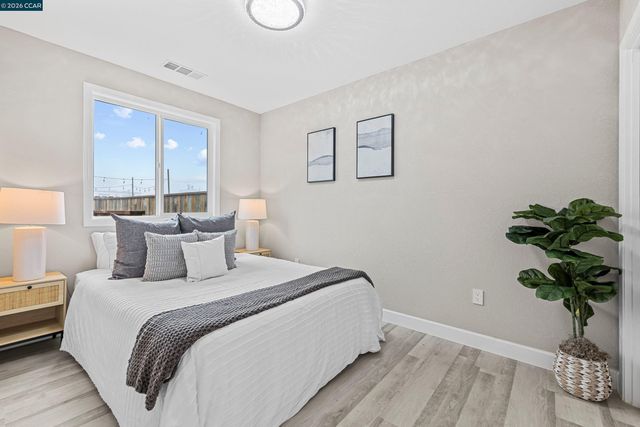 390 Guttenberg St, Daly City, CA 94014