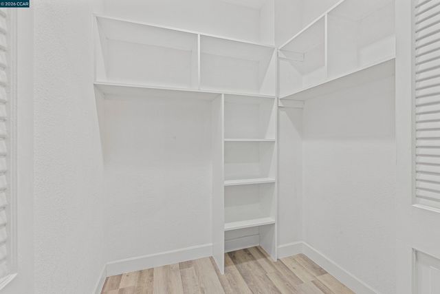 390 Guttenberg St, Daly City, CA 94014