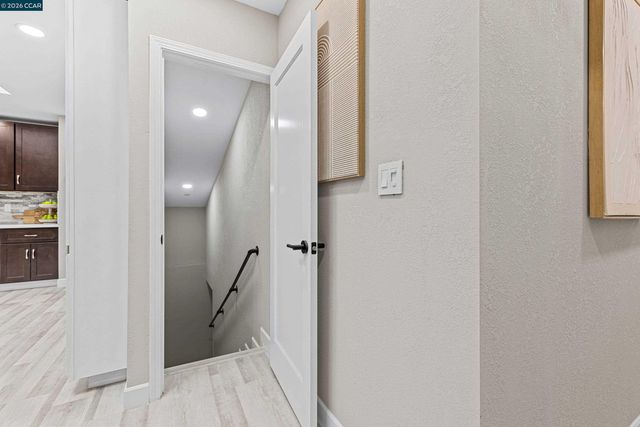 390 Guttenberg St, Daly City, CA 94014