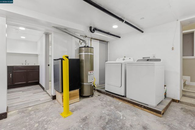 390 Guttenberg St, Daly City, CA 94014