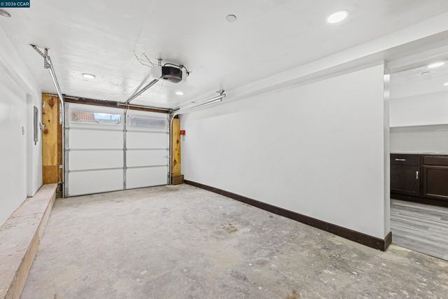 390 Guttenberg St, Daly City, CA 94014