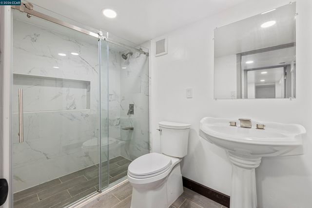 390 Guttenberg St, Daly City, CA 94014