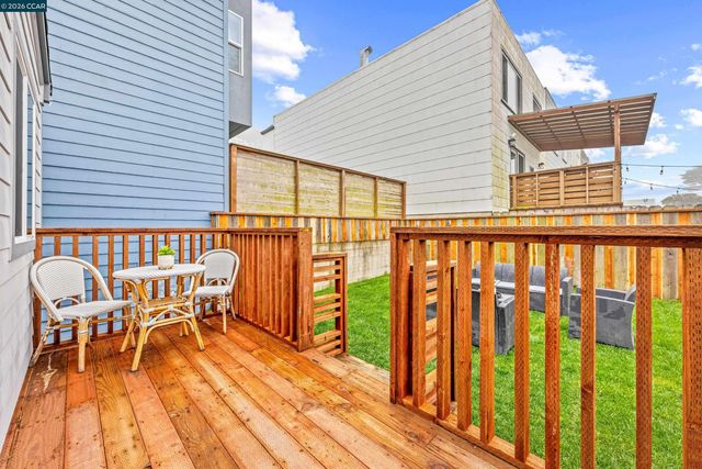 390 Guttenberg St, Daly City, CA 94014