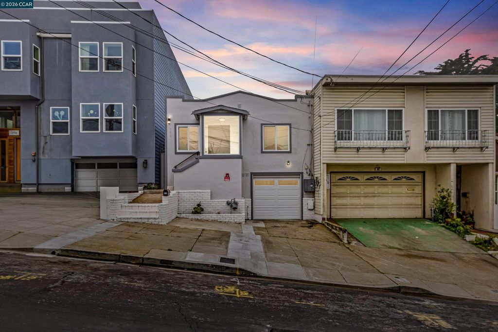 390 Guttenberg St, Daly City, CA 94014