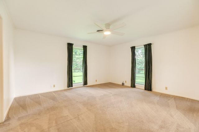 120 Southern Oaks Drive, Lake Jackson, TX 77566