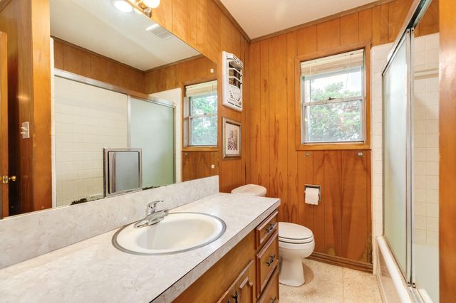 120 Southern Oaks Drive, Lake Jackson, TX 77566