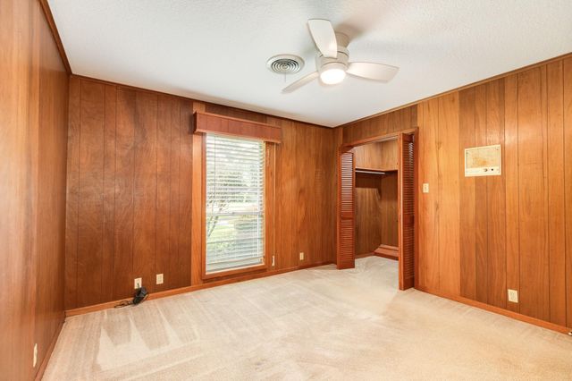 120 Southern Oaks Drive, Lake Jackson, TX 77566