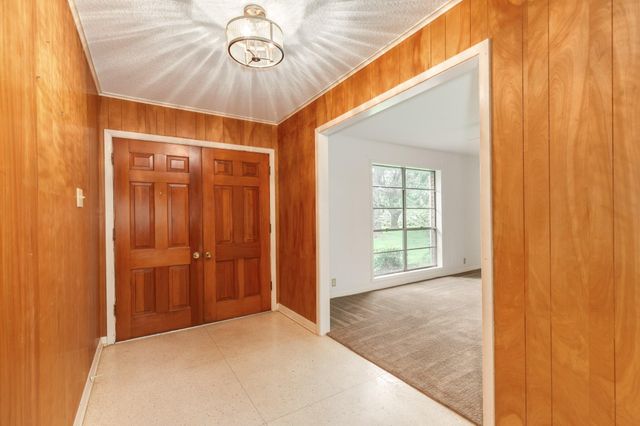 120 Southern Oaks Drive, Lake Jackson, TX 77566