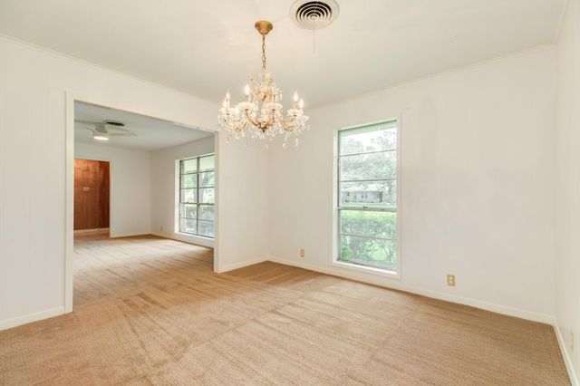120 Southern Oaks Drive, Lake Jackson, TX 77566
