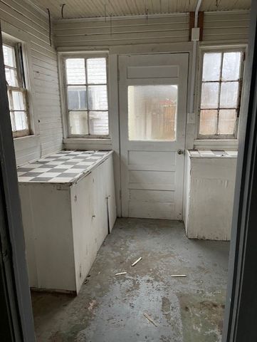 421 S Washington Street, Siloam Springs, AR 72761