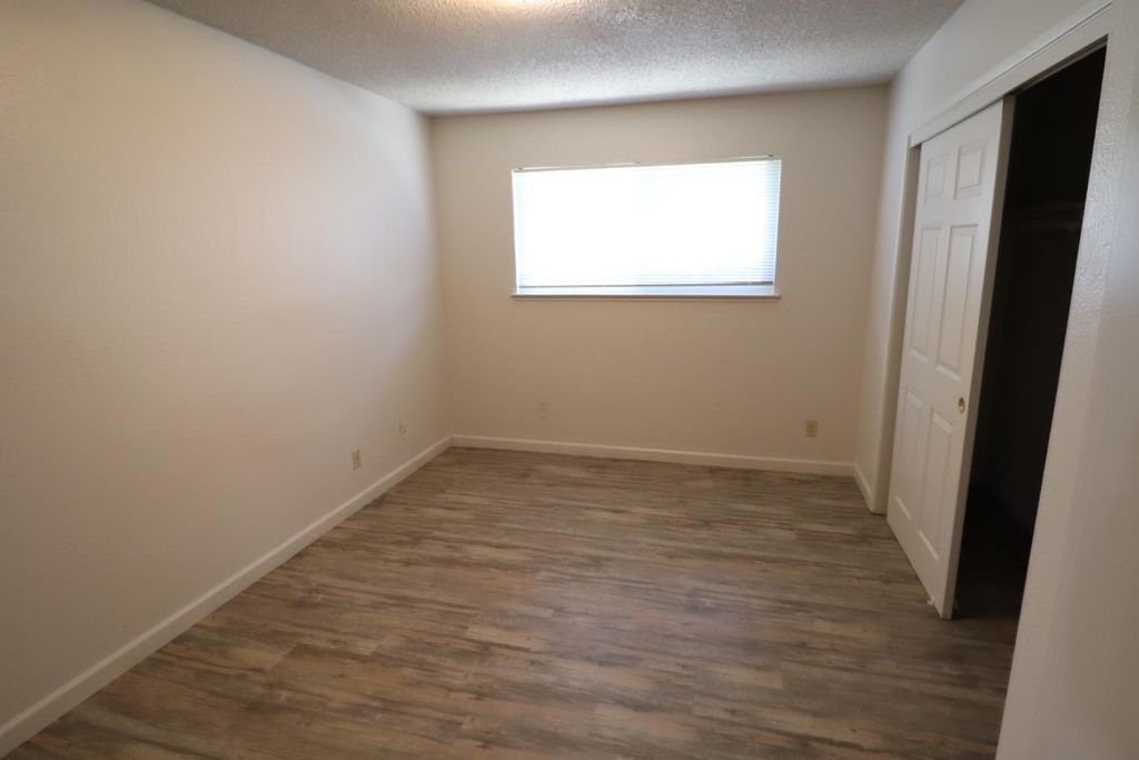 Image 10 of property listing at 3342 W Oswego, Fresno, CA 93711