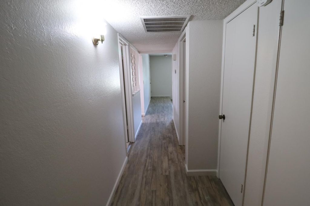 Image 13 of property listing at 3342 W Oswego, Fresno, CA 93711
