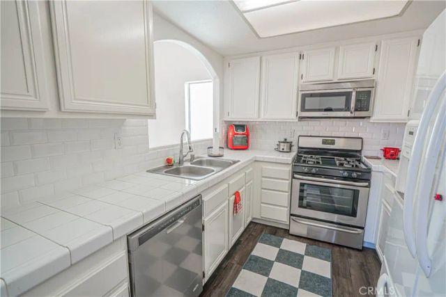 18834 Vista Del Canon H, Newhall, CA 91321