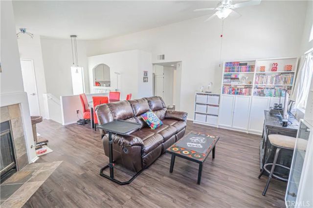 18834 Vista Del Canon H, Newhall, CA 91321