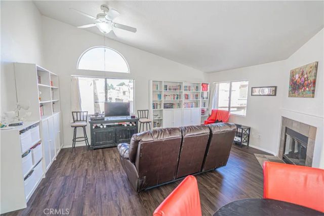 18834 Vista Del Canon H, Newhall, CA 91321