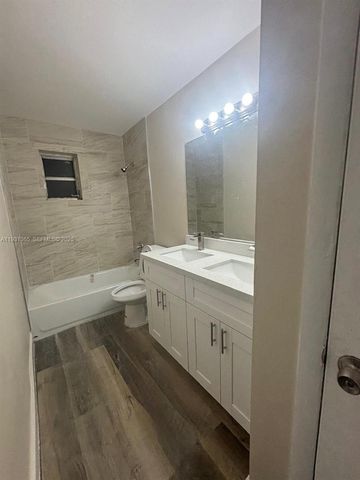 3033 NW 43rd Ave 106, Lauderdale Lakes, FL 33313