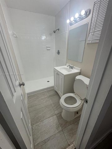 3033 NW 43rd Ave 106, Lauderdale Lakes, FL 33313